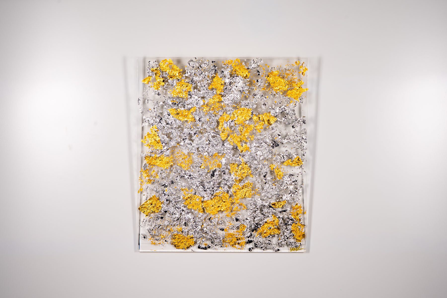 Crater, Thomas Brand, résine et feuilles d'or 24 carats